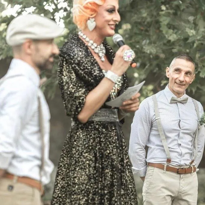 Drag queen officiant de cérémonie laïque de mariage – Lady Maxx